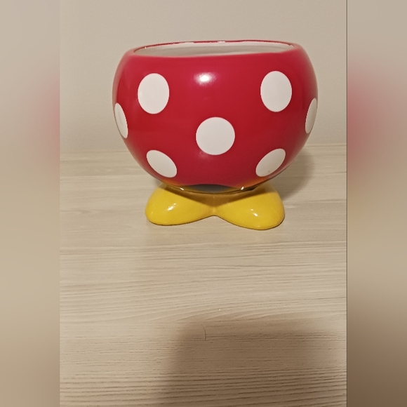 Adorable Minnie Mouse Planter with Yellow Base - Picture 5 of 5
